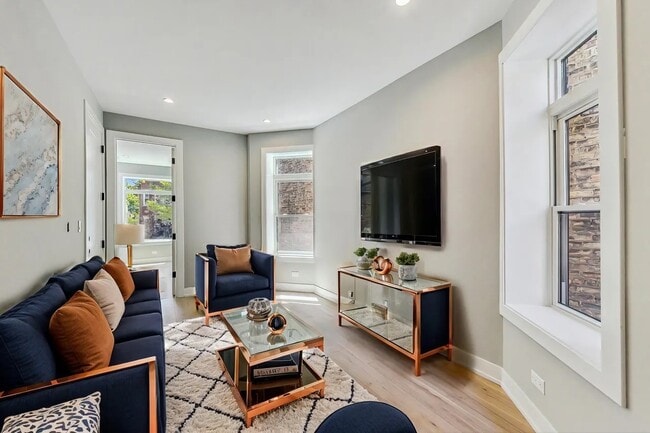 Foto del edificio - 2818 W Fletcher St