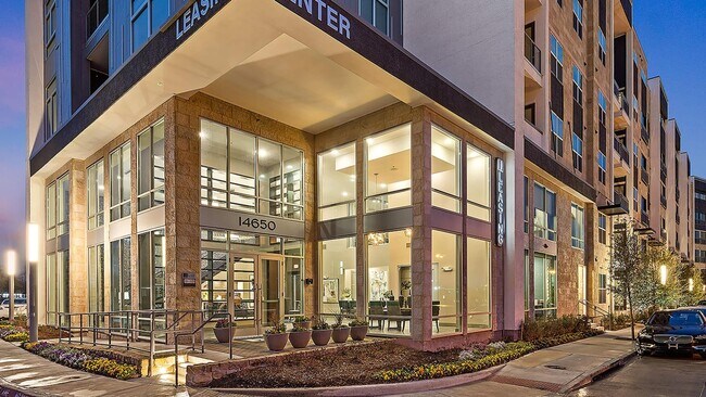 Foto del edificio - 14650 Landmark Blvd