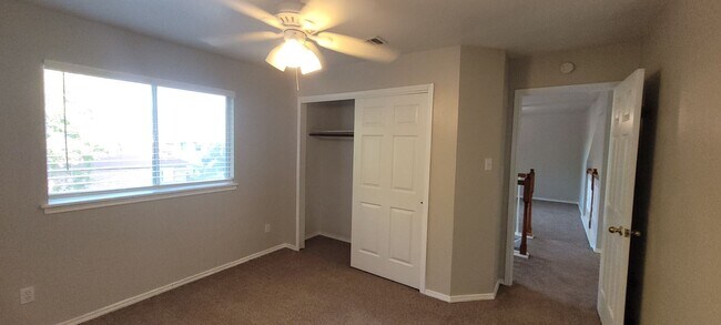 Foto del edificio - Beautiful Home in Woodlake Park!