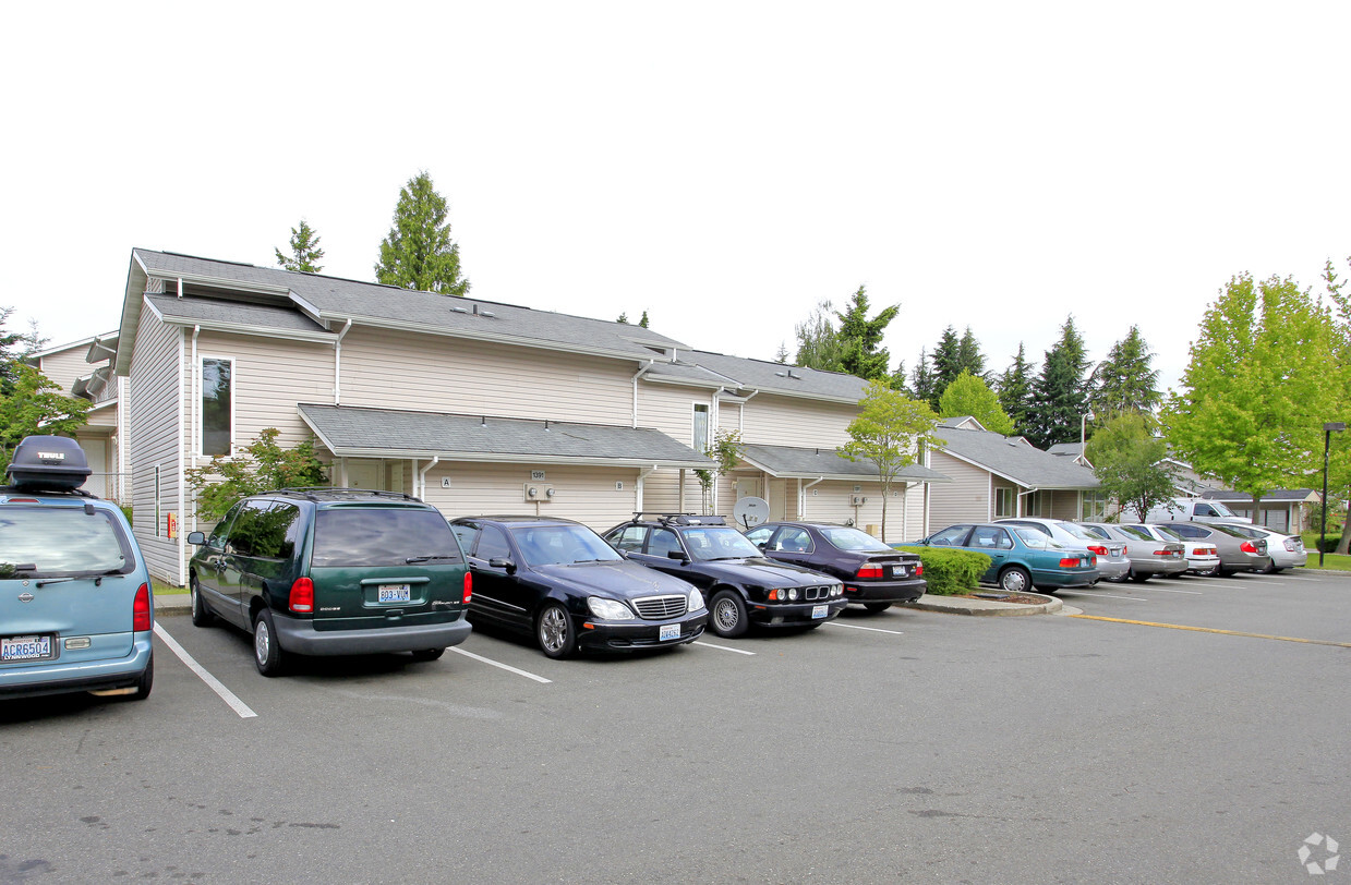 Primary Photo - College Place Apartments