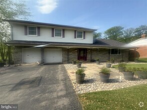 Building Photo - 9105 Gue Rd