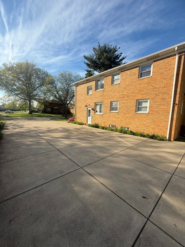 Foto del edificio - 9499 Independence Blvd