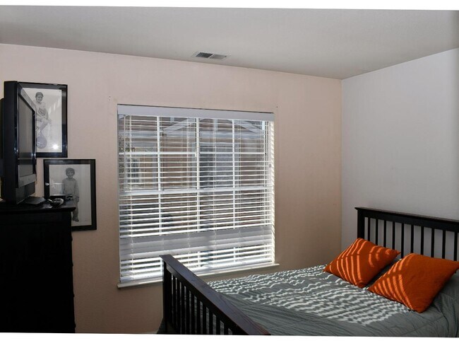 Building Photo - 132 Positano Cir