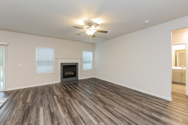 Foto del edificio - 6068 Hickory Crk Ct
