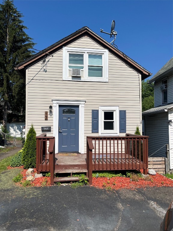 Primary Photo - 17 St Cyril Ave