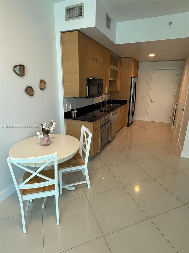 Foto del edificio - 60 SW 13th St