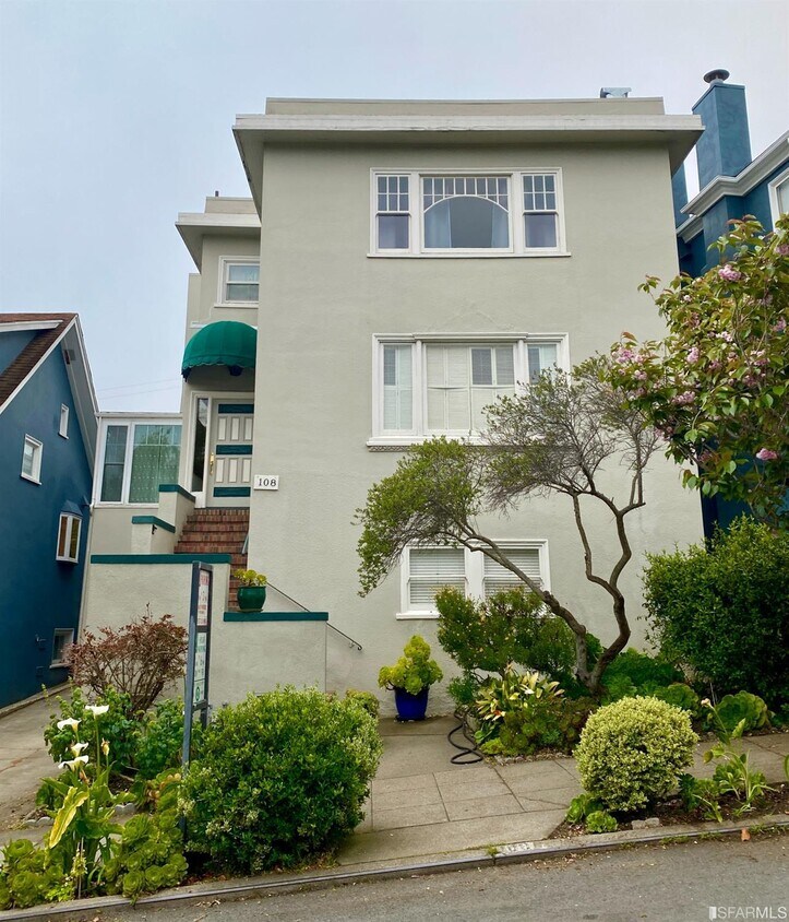 Primary Photo - 108 Madrone Ave