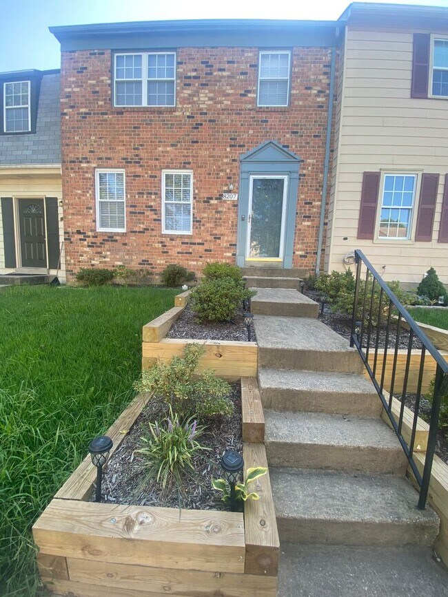 Foto del edificio - CONVENIENT TO FORT BELVOIR - LORTON TOWNHOUSE