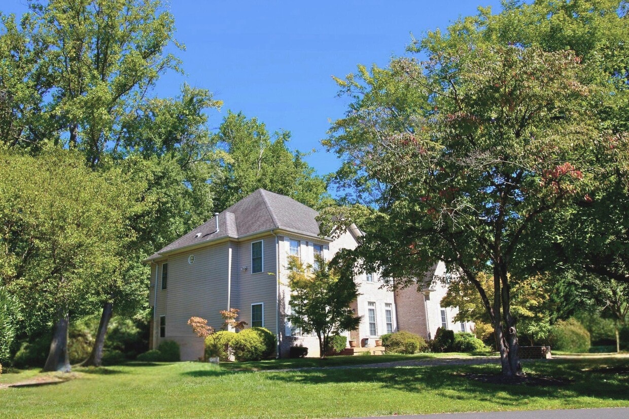 Building Photo - 3515 Devon Dr
