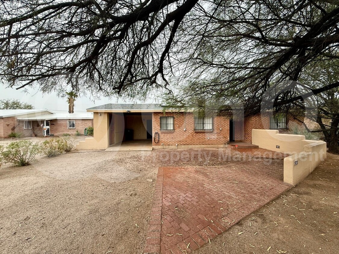 Photo - 6260 East 2nd Street