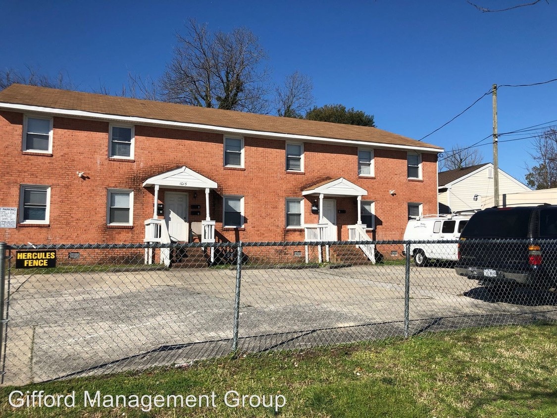 Primary Photo - 1015 Campostella Rd