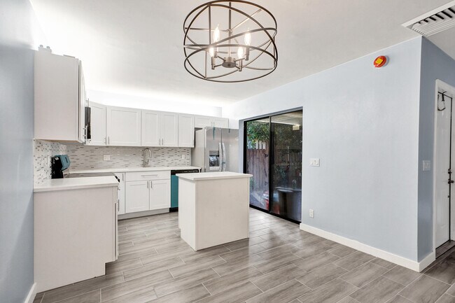 Foto del edificio - 736 NW 98th Cir