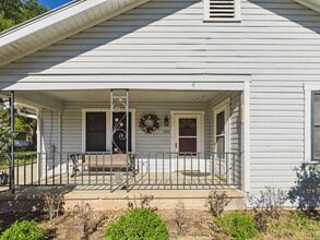 Building Photo - 206 N Edison St