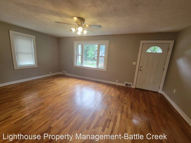 Building Photo - 3 br, 1 bath House - 428 High Street