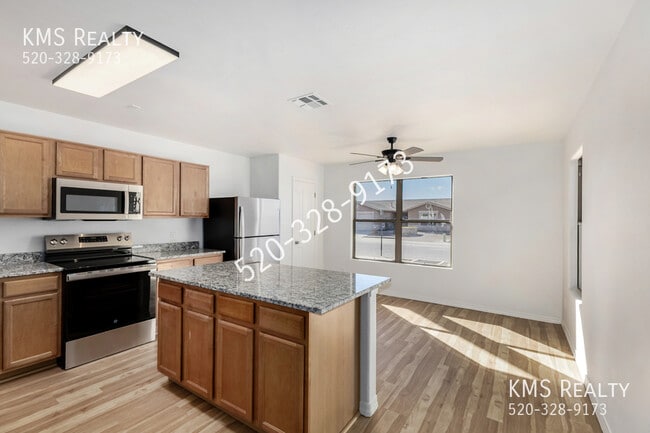 Building Photo - 9945 E Star Vista Dr