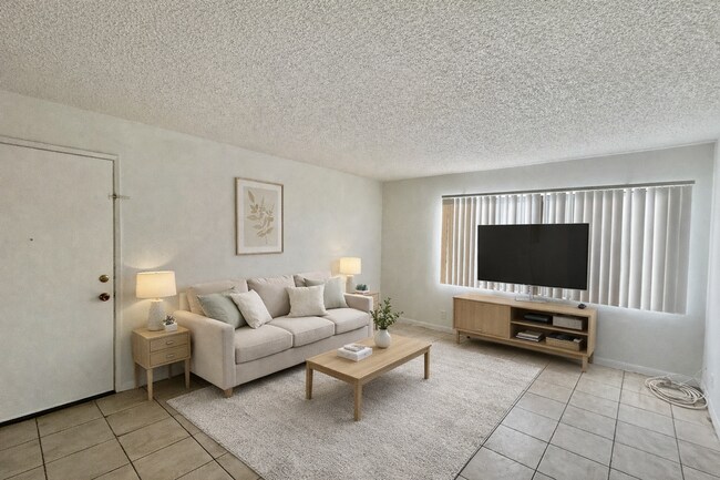 Foto del edificio - 2BD/2BTH with Central A/C, Private Patio, Walk-In Closet, Onsite Laundry, and Parking!