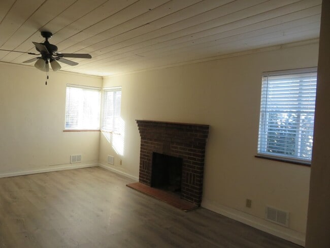 Foto del edificio - Colonial Heights Virginia