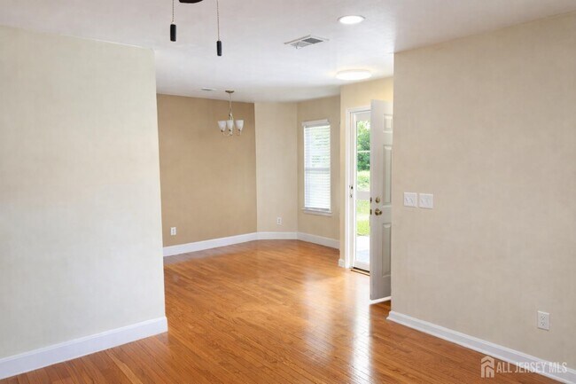 Foto del edificio - 1413 Pebble Pl