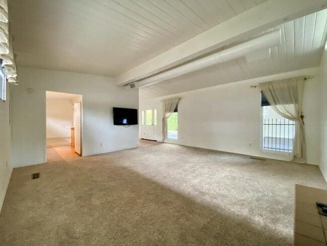 Building Photo - 930 Reddy Ave