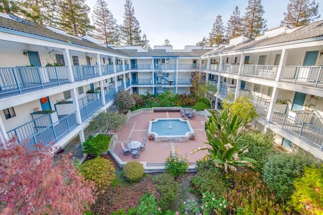 Cozy 1 Bed, 1 Bath Condo - Cozy 1 Bed, 1 Bath Condo