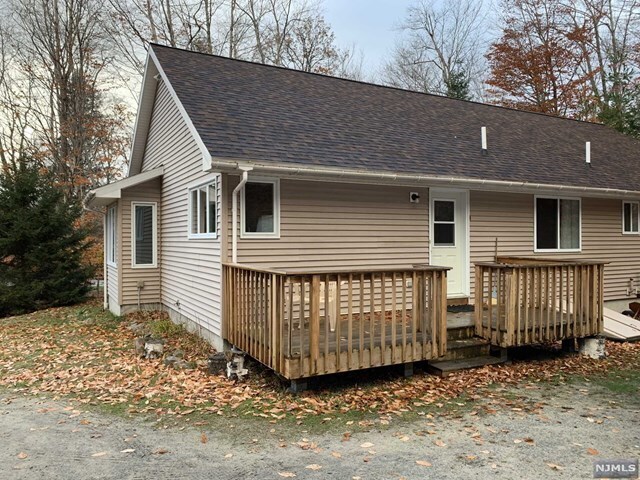 Building Photo - 105 Cedar Ln