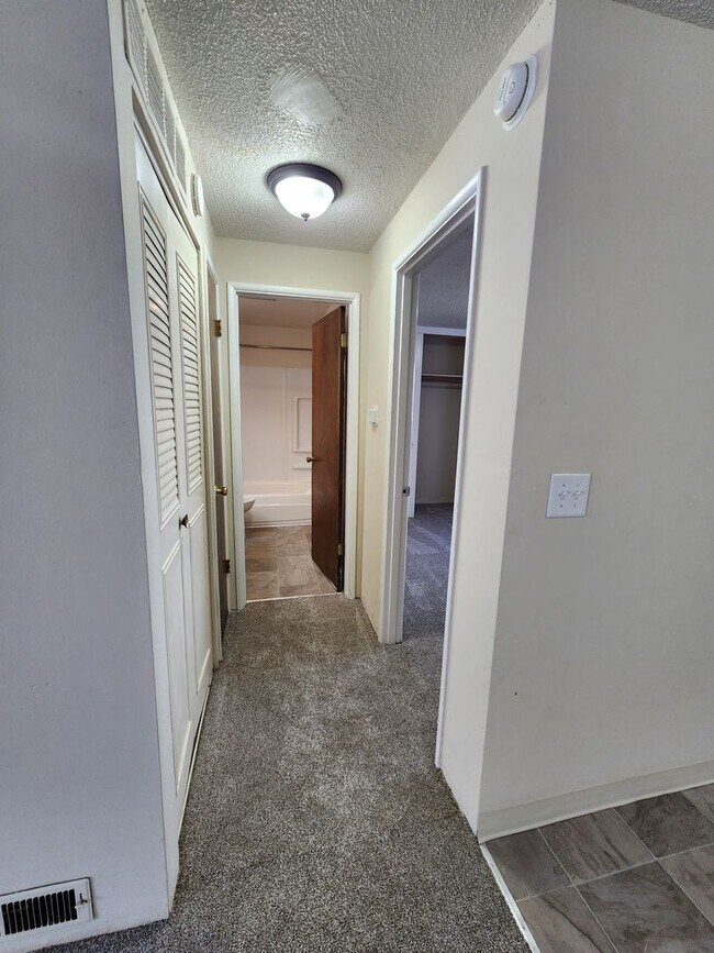Foto del edificio - Downtown 2bd/1ba Apartment
