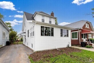 Building Photo - 52 Hawthorne Ave