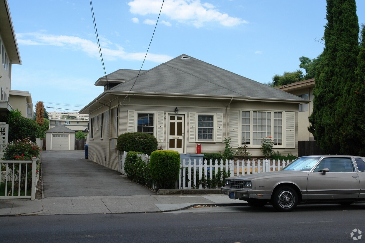 Building Photo - 223 North Ellsworth