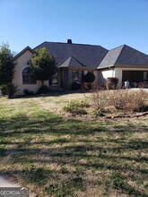 Building Photo - 646 McCoy Dr