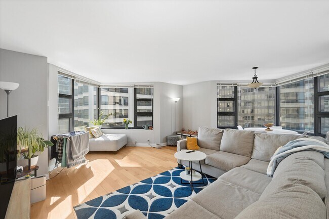 Foto del edificio - 401 E Ontario St