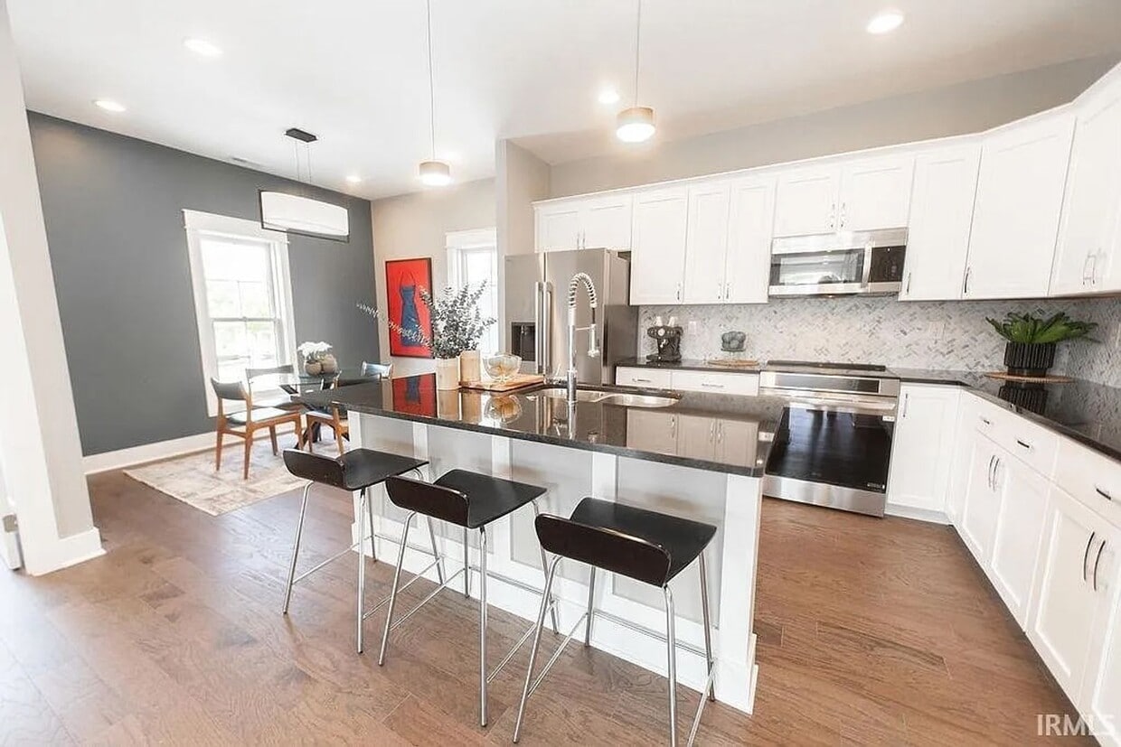 Foto principal - Brand New Townhome in Renwick across from ...