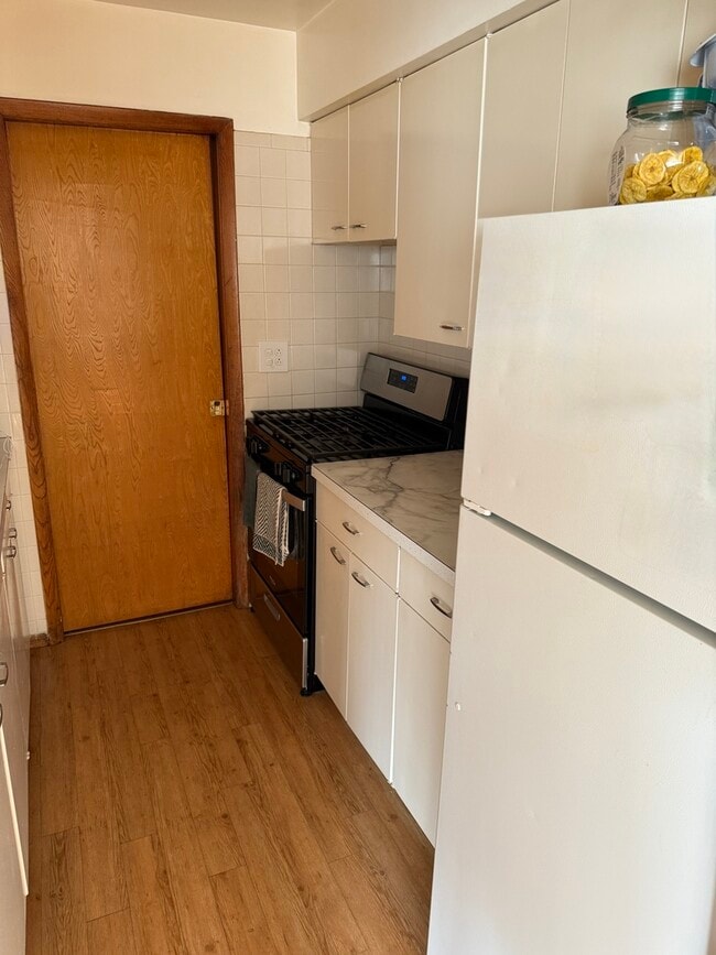 Foto del edificio - 3852 N Elston Ave