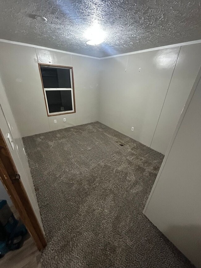 Building Photo - 3925 Tenniel Dr