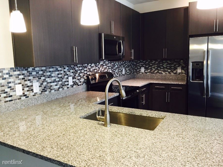 Foto principal - 327 E Sunset Rd