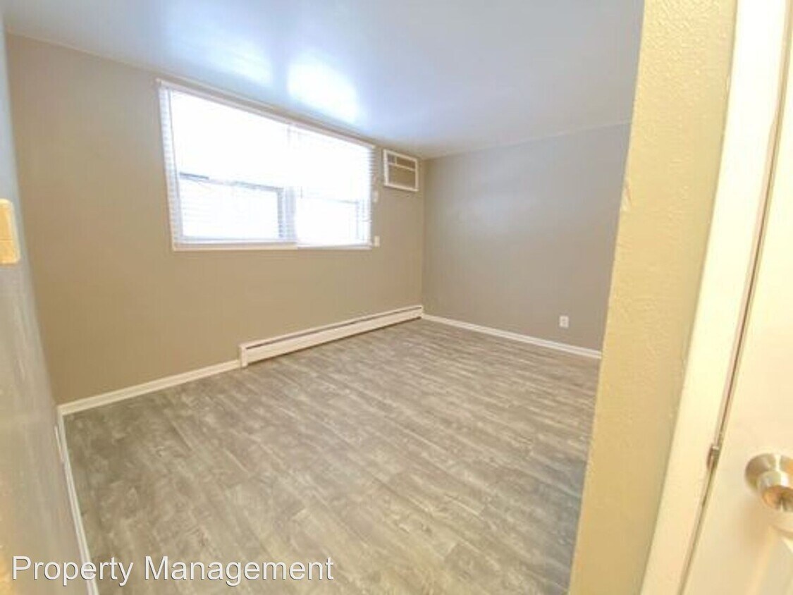 Building Photo - 1 br, 1 bath Apartment - 1700 E 9th Street