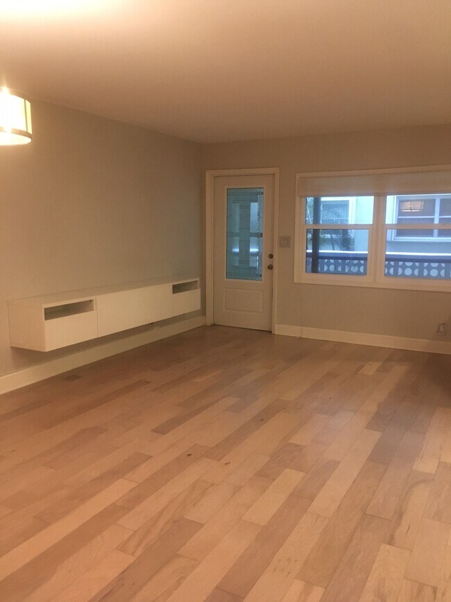 Living Room - 1425 Arthur St