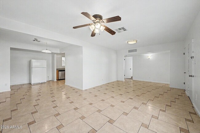 Foto del edificio - 7008 N 12th St