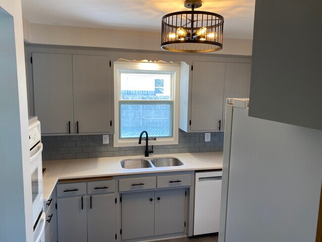 Foto del edificio - 6033 Saint Johns Ave