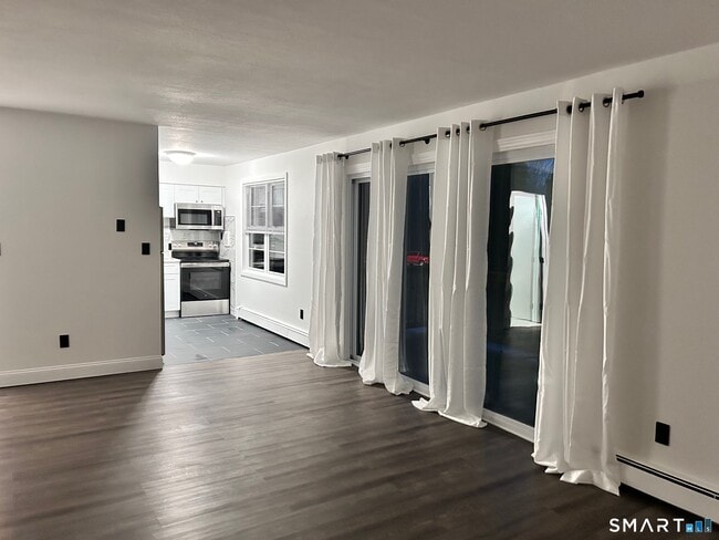 Building Photo - 1109 Waterbury Rd