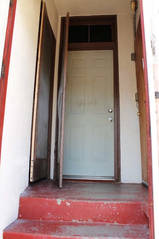 Building Photo - 715 Alpine St