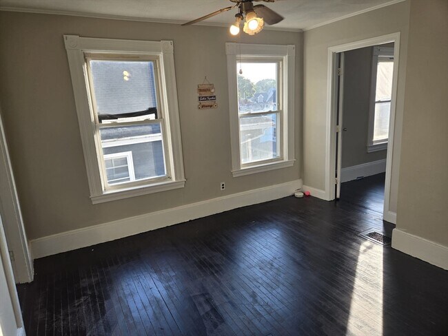 Building Photo - 19 Halford Pl
