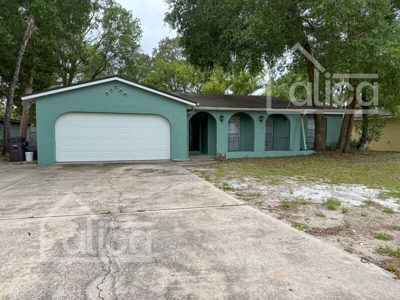 Photo - 858 Bishop Dr