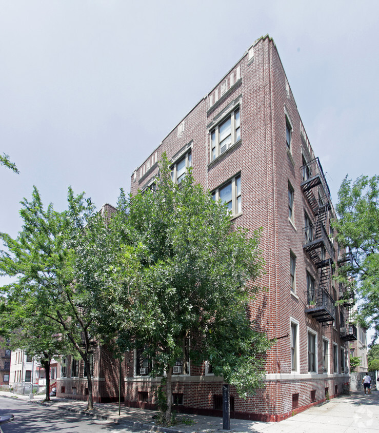 Primary Photo - Seymour Court
