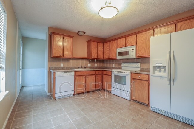 Building Photo - 801 Ironton Dr