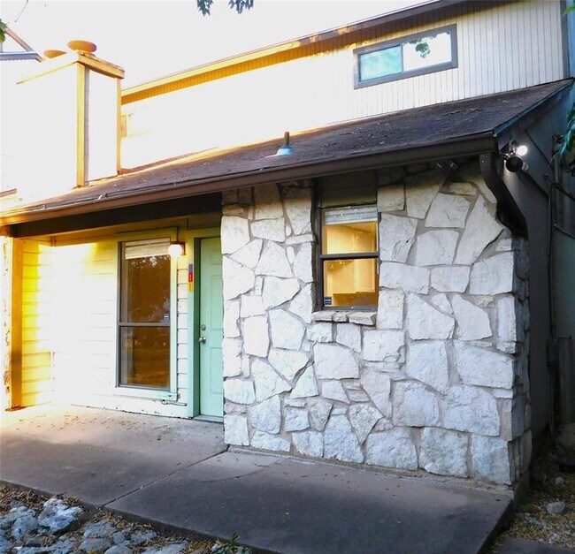 Building Photo - 4307 S 1st St