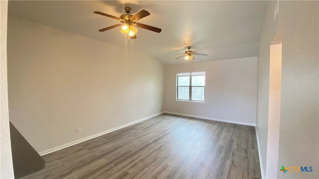 Building Photo - 521 Dukeway Dr