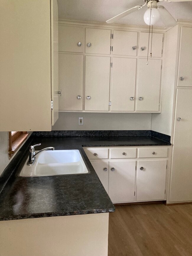 Foto del edificio - 4124 Lower Beaver Rd