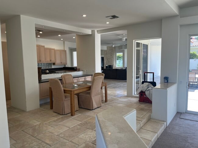 Building Photo - 45540 Cielito Dr