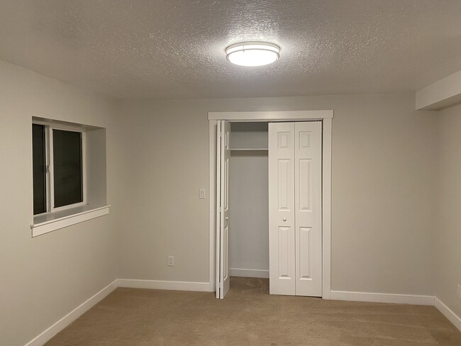 Building Photo - 9199 S Quail Hollow Dr