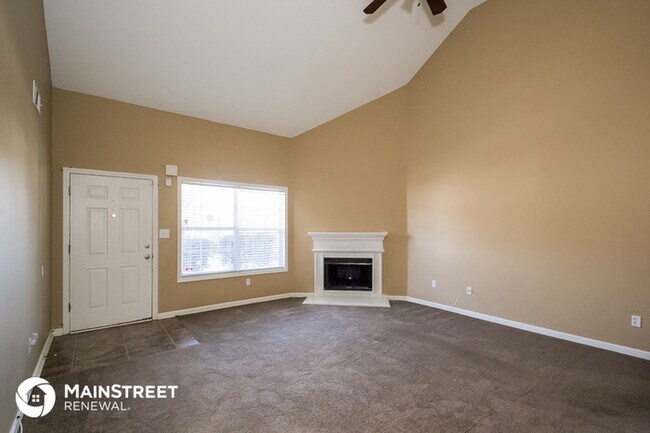 Building Photo - Available For Immediate Move In!